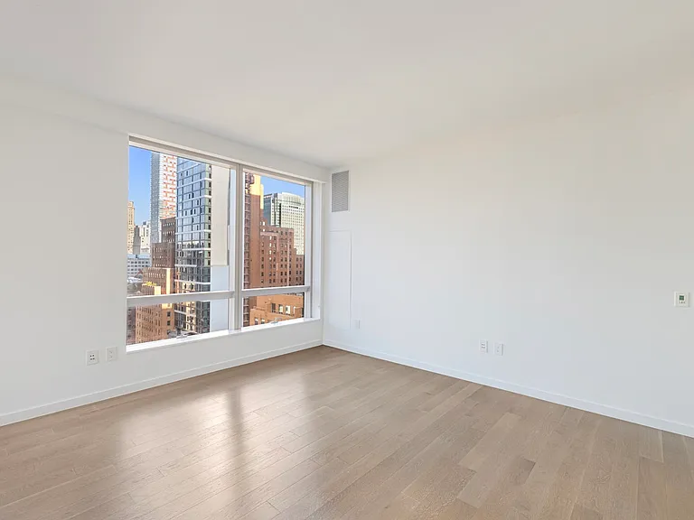 138 Willoughby St #18L — Photo 6