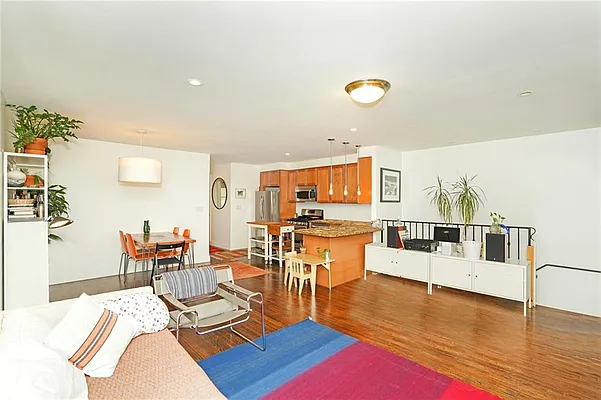 Sold by REMAX Elite | media 3