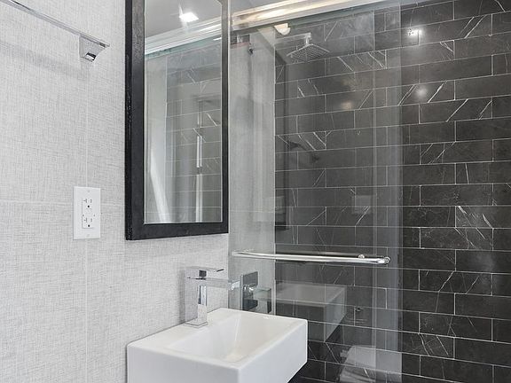 5th image of 311 E 109th St APT 4A