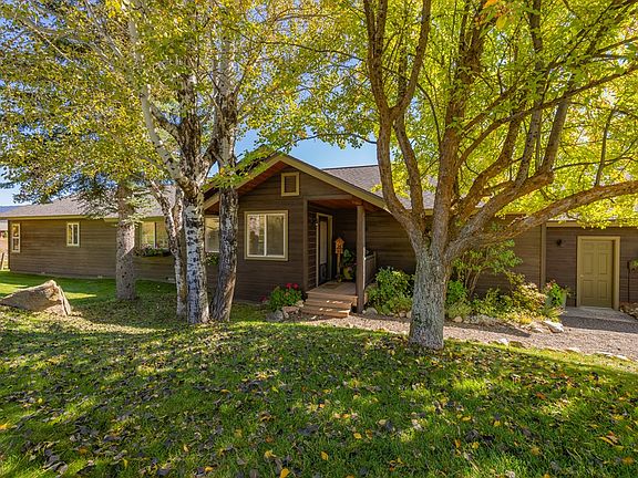3rd image of 45 Knob Hill Dr