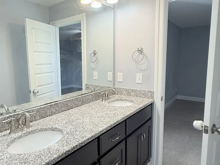 218 Woodgrove Dr NW — Photo 31