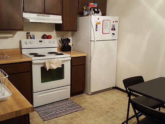 3rd image of 1011 Imperial Cir APT 3