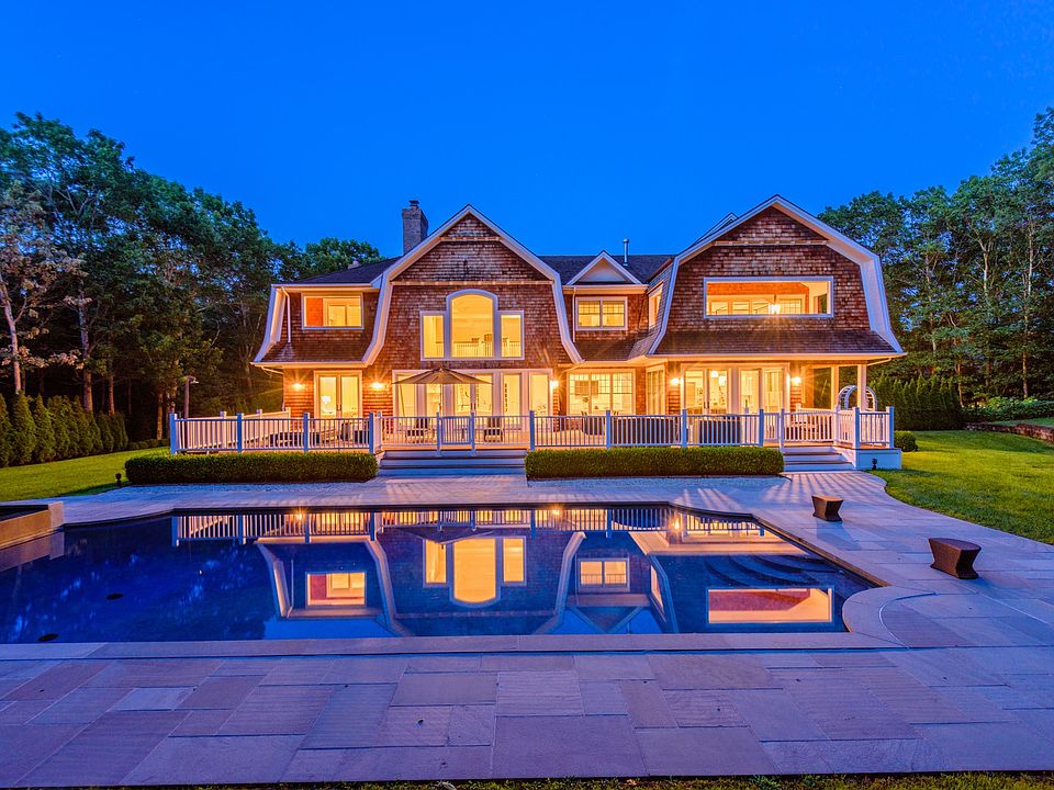 1st image of 22 W Hills Ct