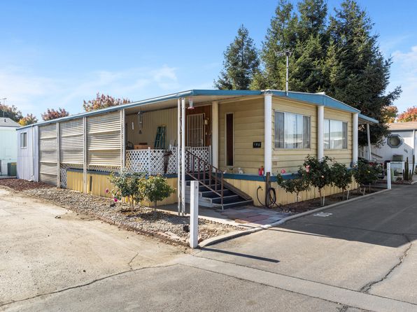 820 Chinowth Street UNIT 105, Visalia, CA 93277