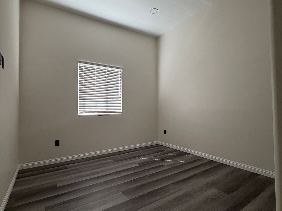 1st image of 3733 N Lomitas Dr