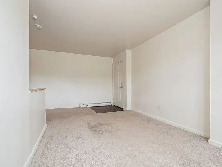 Hopewell Gardens Apartments — Photo 9
