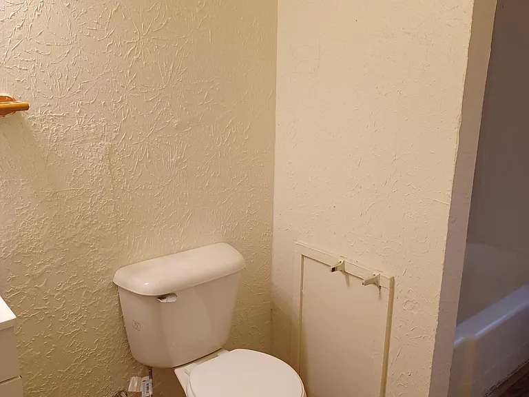2nd bathroom