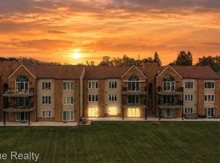 3434 Adams Shore Dr, Waterford Township, MI 48329