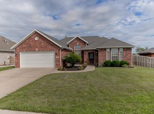 1105 SW Davinbrook St, Bentonville, AR 72712