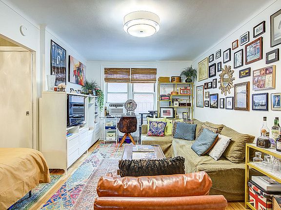 4th image of 11020 71st Ave APT 331