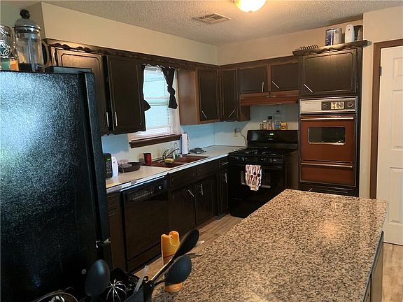 4th image of 1813 Janeen St