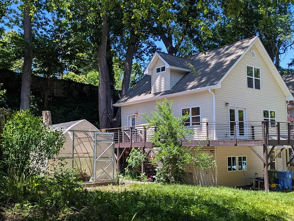 92 Haywood Rd