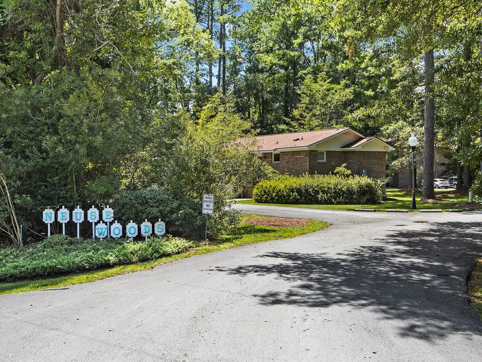 Neuse Woods Apartments — Photo 2
