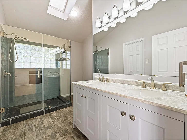1555 Hillside Elm St — Photo 20