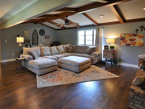 5th image of 1813 Karen Cir