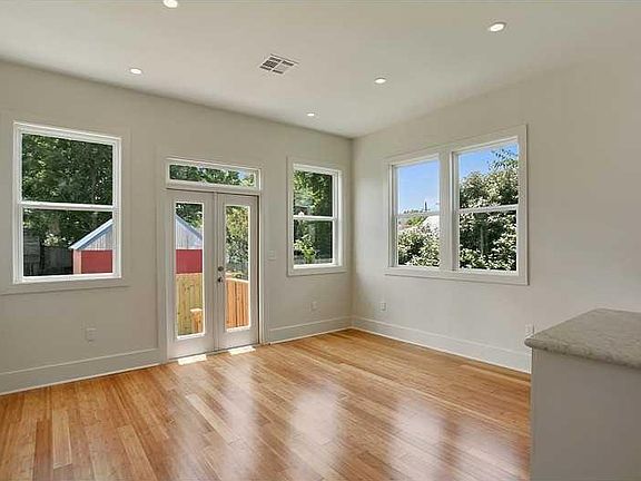 5th image of 1023 Leonidas St