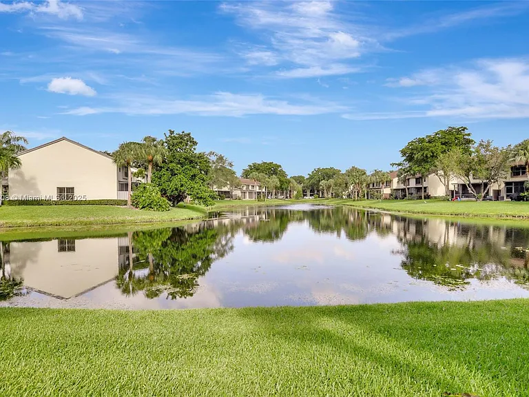 4615 Carambola Cir S #27232 — Photo 26