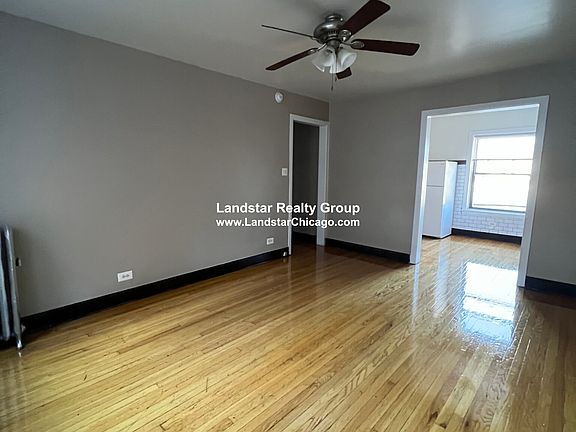 4th image of 4017 W Melrose St APT 3S