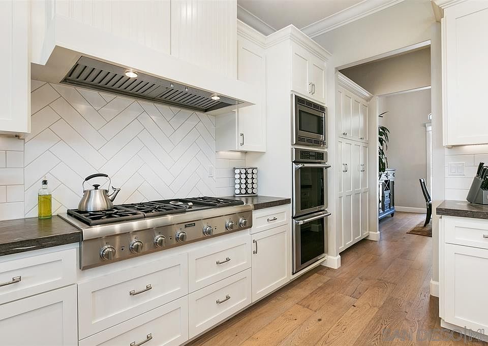 2nd image of 2112 Galveston St