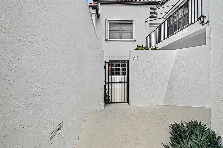 2 bed, 1263 sqft, $3,200 — Photo 3