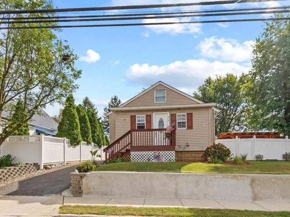 312 Creek Rd, Bellmawr, NJ 08031