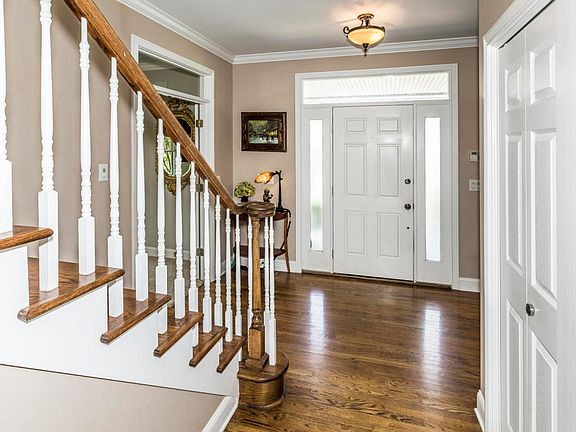 4th image of 3572 Charter Oak Way