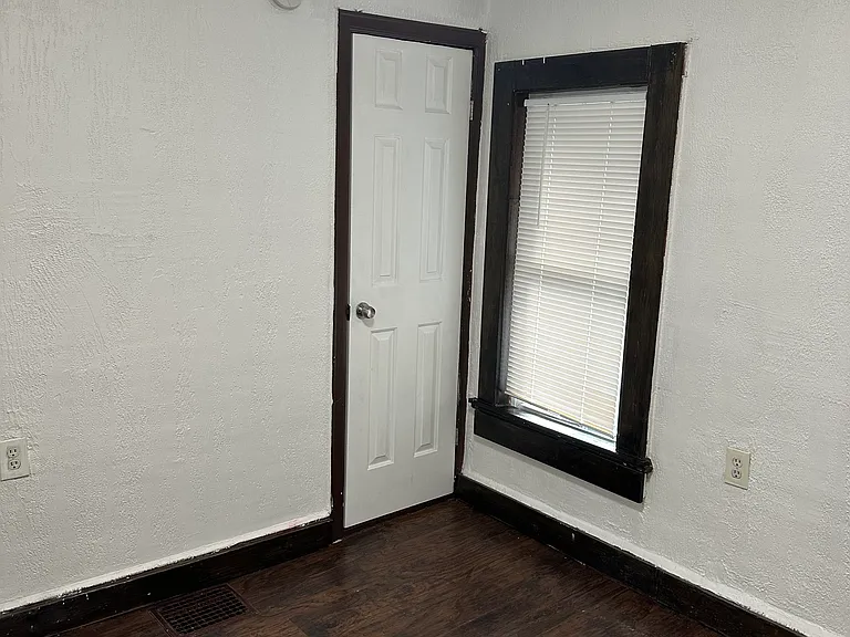 102 Main St #2 — Photo 6