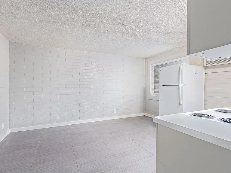 901 E. Pierce St. — Photo 12
