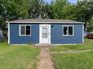 1026 38th St, Moline, IL 61265