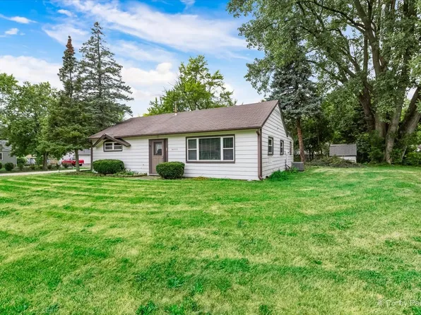 34W830 Skyline Dr, St Charles, IL 60174