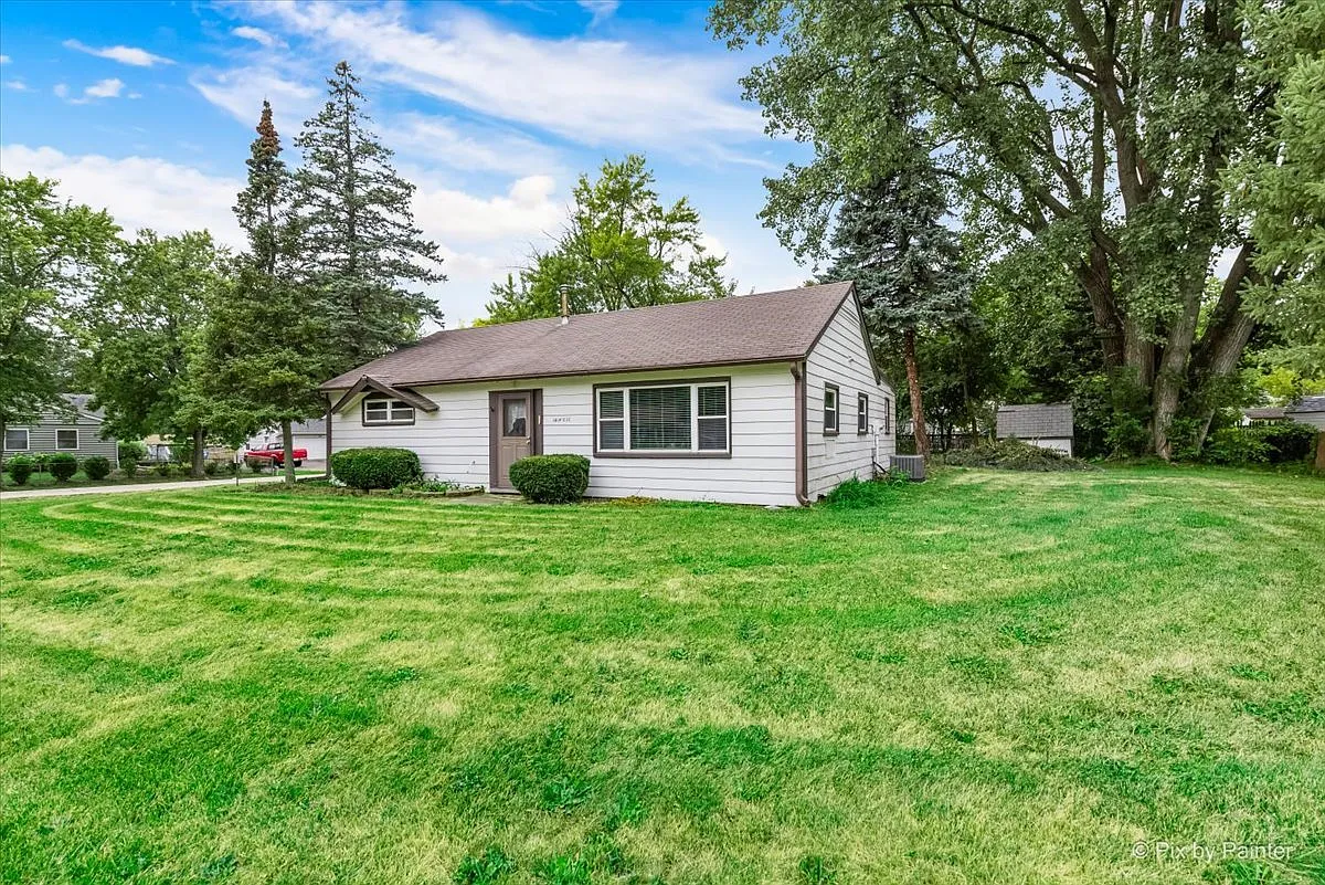 34W830 Skyline Dr photo 1