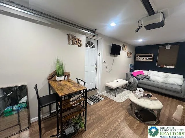 2540 W Stanley St — Photo 13