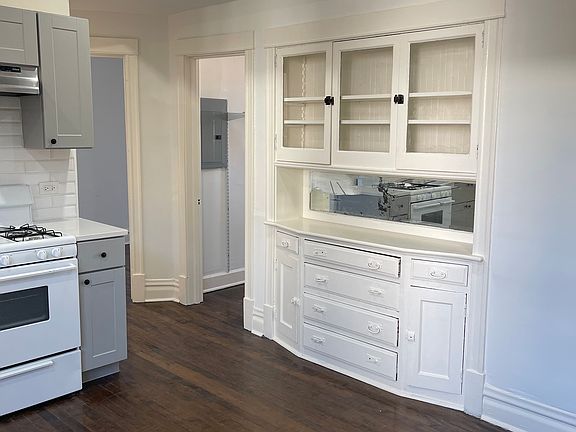 5th image of 3707 W Augusta Blvd #1R