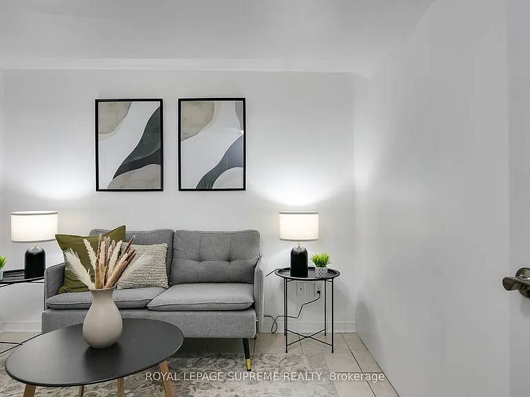 422 Oakwood Ave #BASEMENT — Photo 14