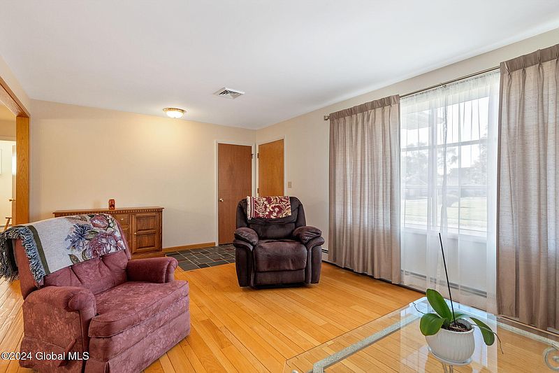 5th image of 351 Cleveland Avenue
