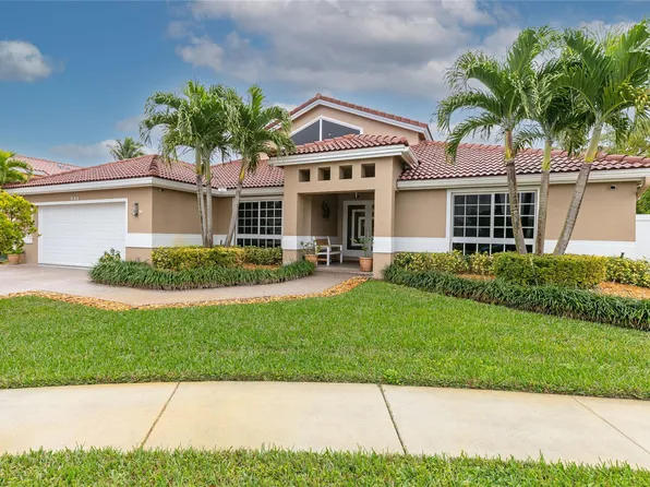 935 NW 202 Terrace, Pembroke Pines, FL 33029