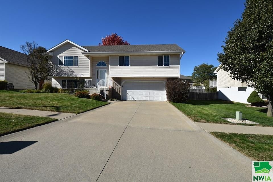 637 Broadmoor St, Sioux City, IA 51103 Zillow