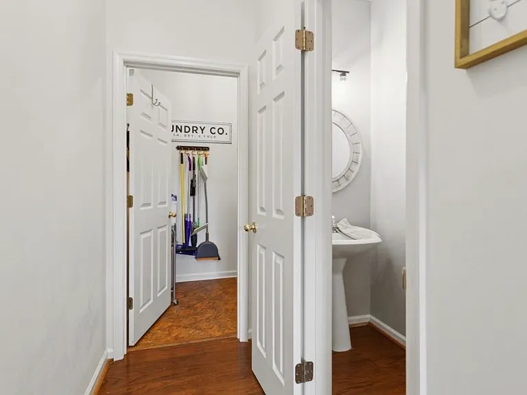 2300 Amberley Woods Trce — Photo 3