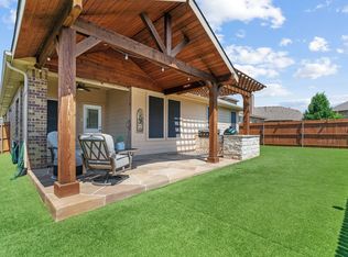 15712 Oak Pointe Dr, Fort Worth, TX 76177