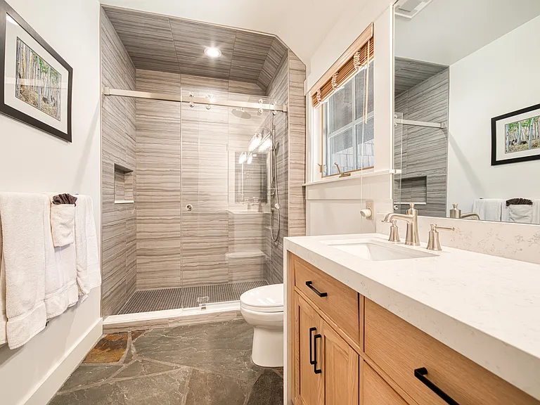 8450 Lahontan Dr — Photo 27