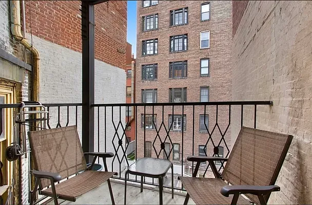 Rented by Douglas Elliman | media 24