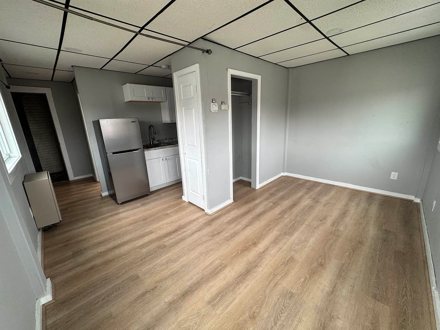 Studio, 300 sqft, $1,300 — Photo 1
