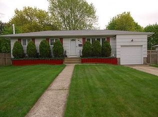 102 Jordan St, Bay Shore, NY 11706