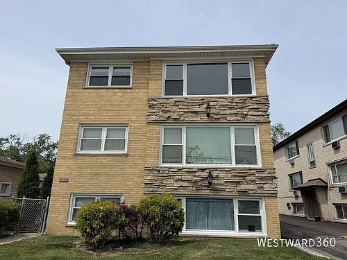 8714 Fullerton Ave #2S Photo 1