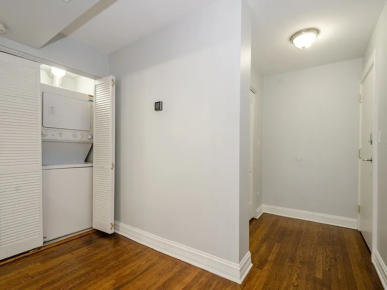 7616 N Marshfield Ave — Photo 5