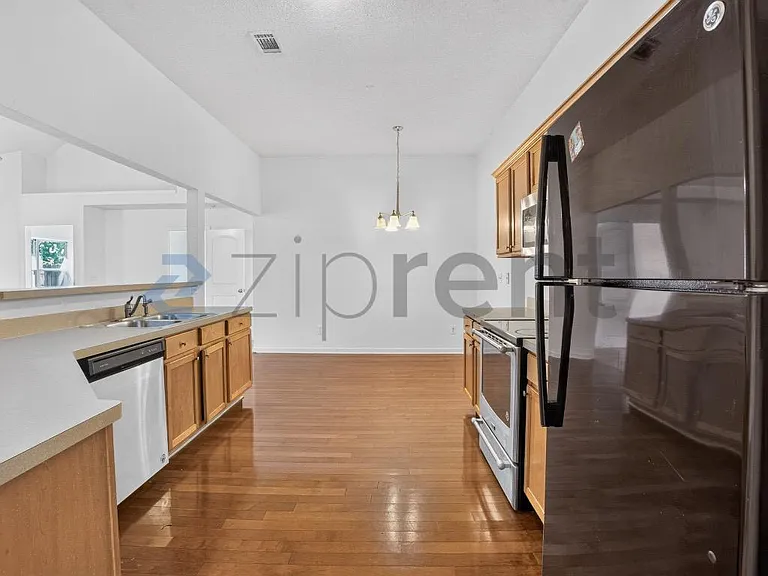 2882 Newtons Crest Cir — Photo 15