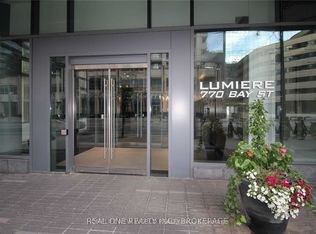 770 Bay St #2202, Toronto, ON M5G 0A6