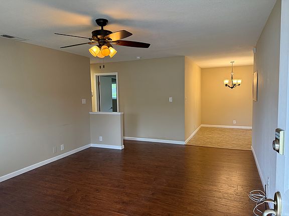 2nd image of 214 Montrose Dr