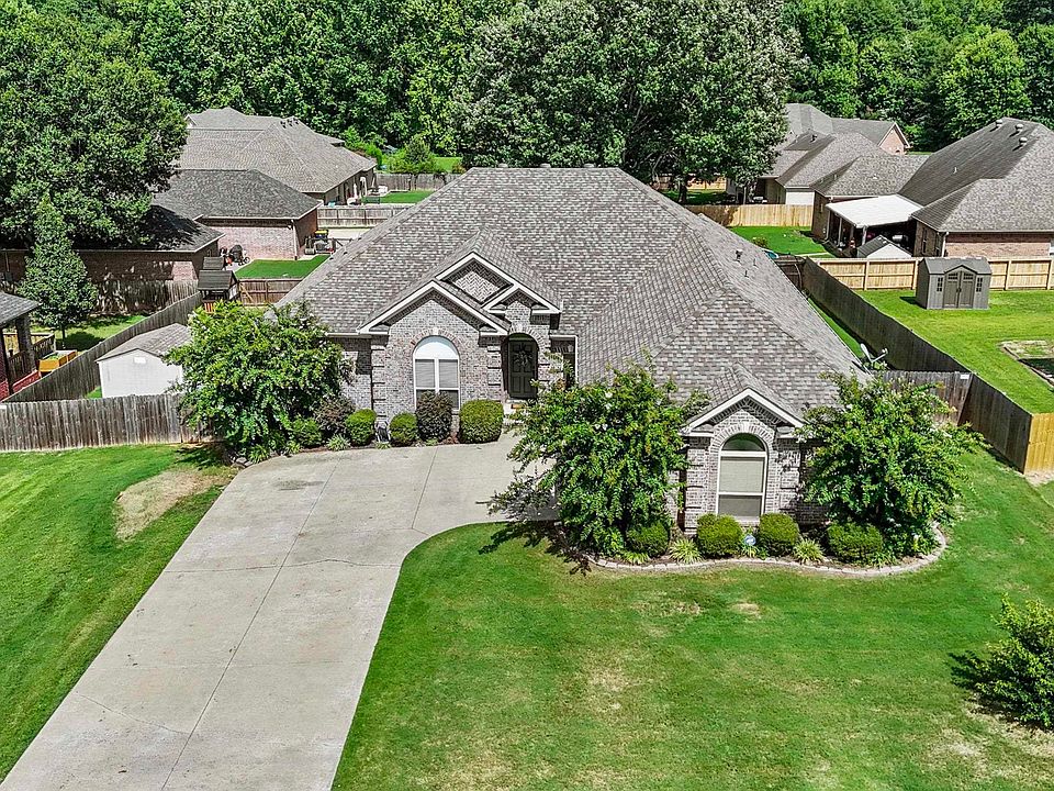1st image of 19 Cumberland Dr