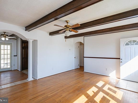 5th image of 1476 Pleasantville Dr